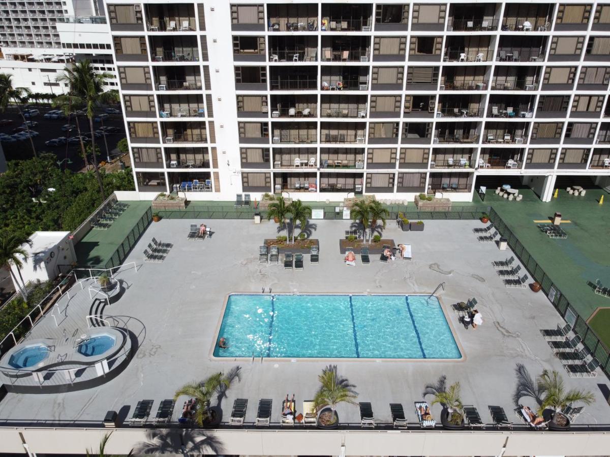 Waikiki Banyan 1Br With Great Ocean Views, Steps To Beach & Parking! โฮโนลูลู ภายนอก รูปภาพ