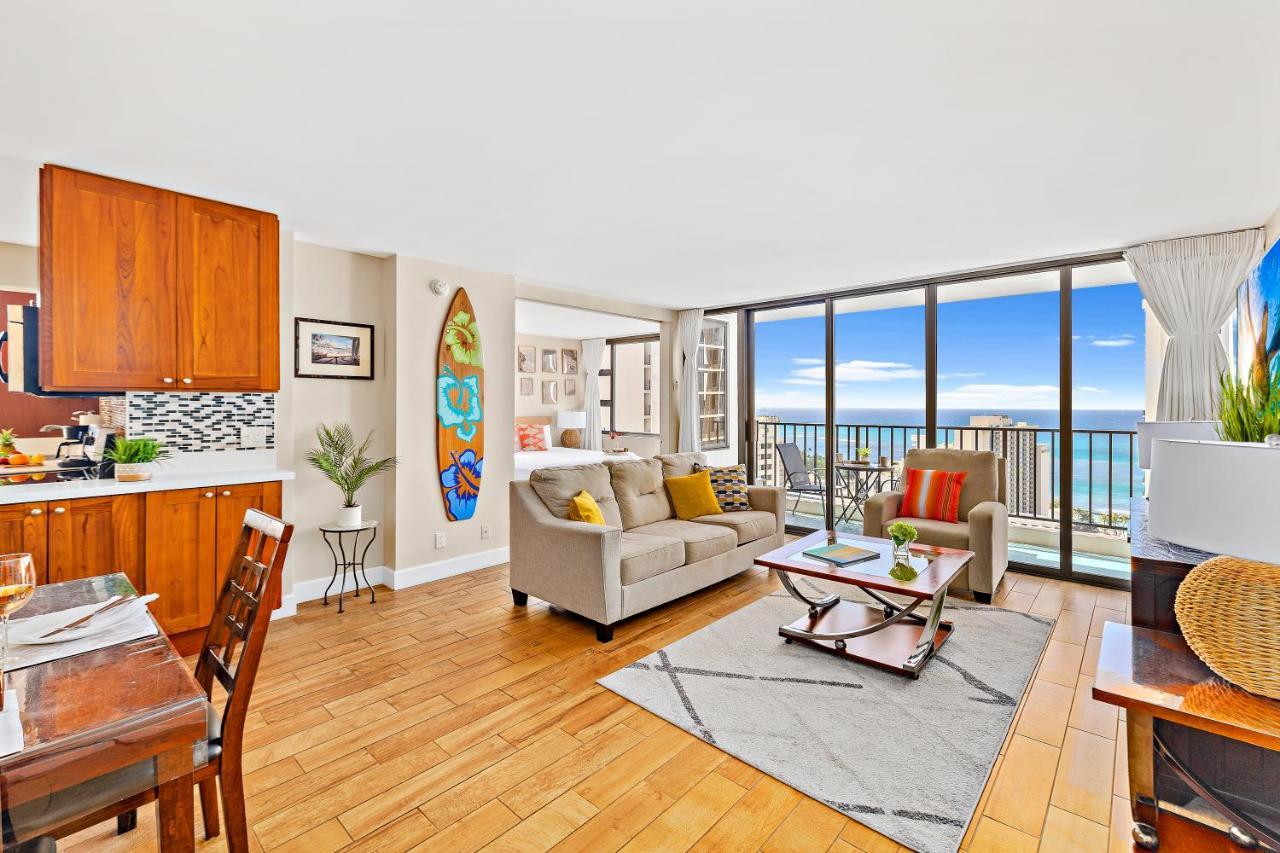 Waikiki Banyan 1Br With Great Ocean Views, Steps To Beach & Parking! โฮโนลูลู ภายนอก รูปภาพ
