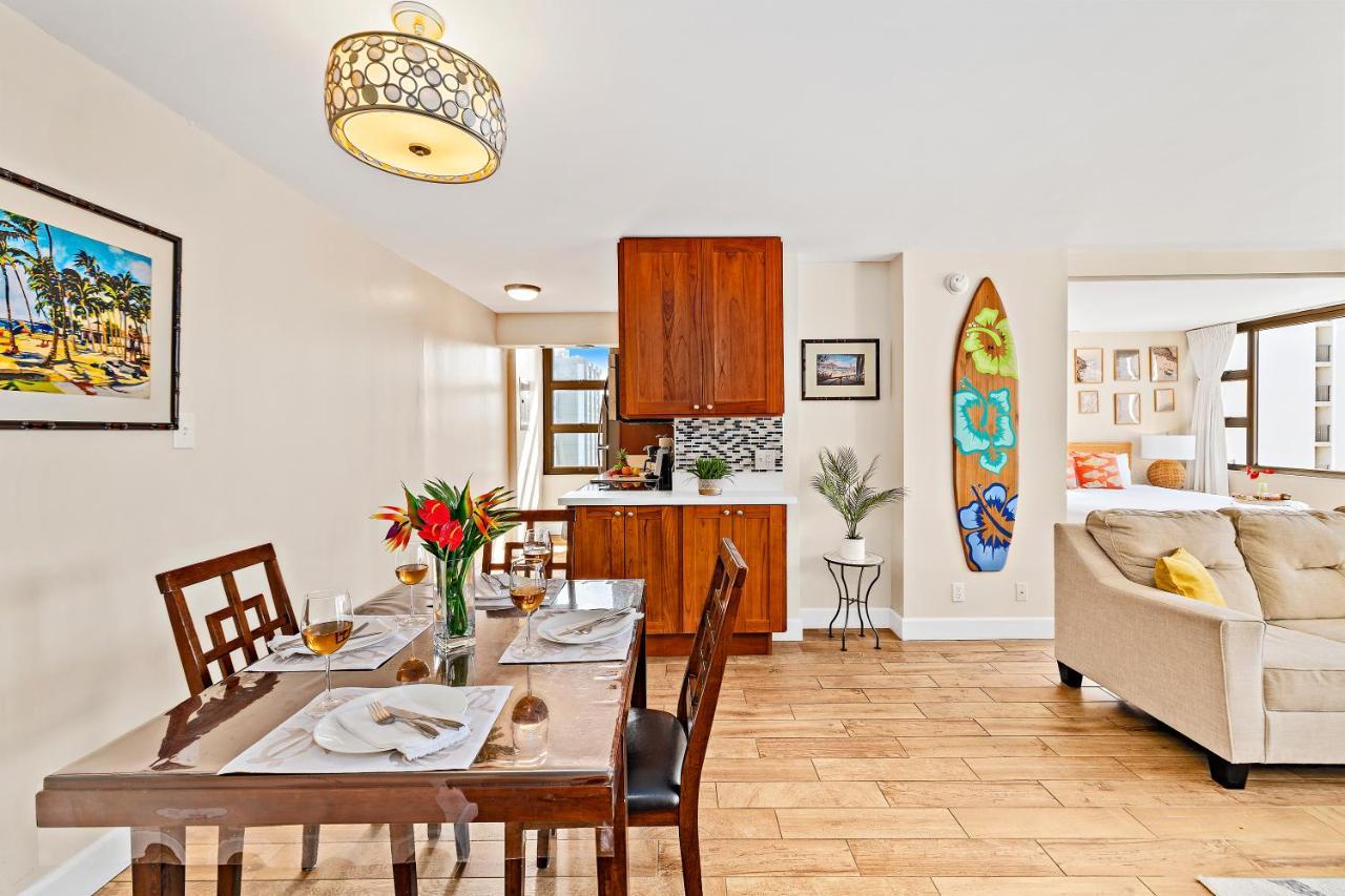 Waikiki Banyan 1Br With Great Ocean Views, Steps To Beach & Parking! โฮโนลูลู ภายนอก รูปภาพ