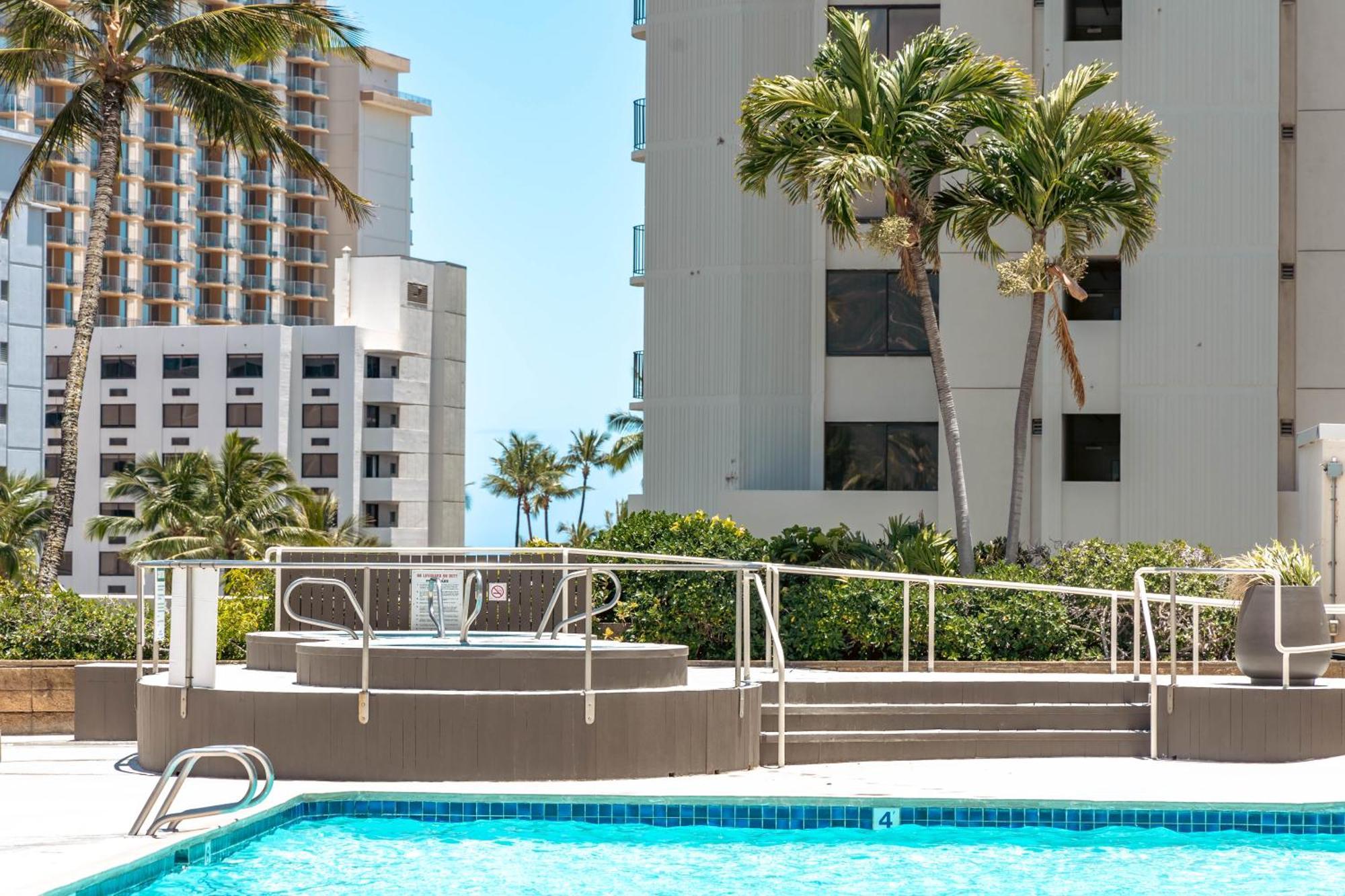 Waikiki Banyan 1Br With Great Ocean Views, Steps To Beach & Parking! โฮโนลูลู ภายนอก รูปภาพ