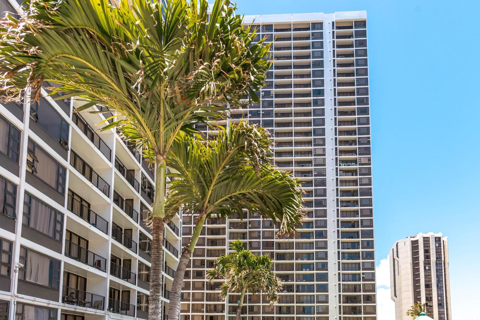 Waikiki Banyan 1Br With Great Ocean Views, Steps To Beach & Parking! โฮโนลูลู ภายนอก รูปภาพ