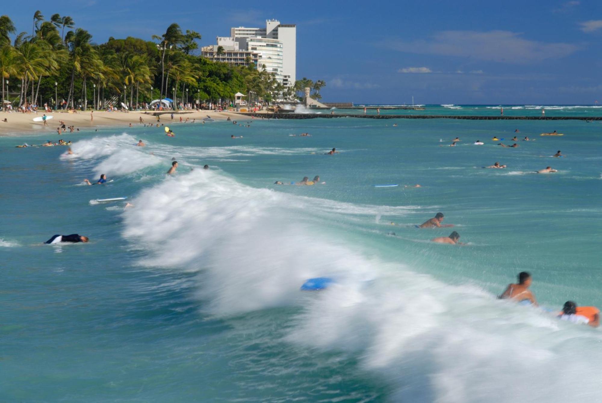Waikiki Banyan 1Br With Great Ocean Views, Steps To Beach & Parking! โฮโนลูลู ภายนอก รูปภาพ