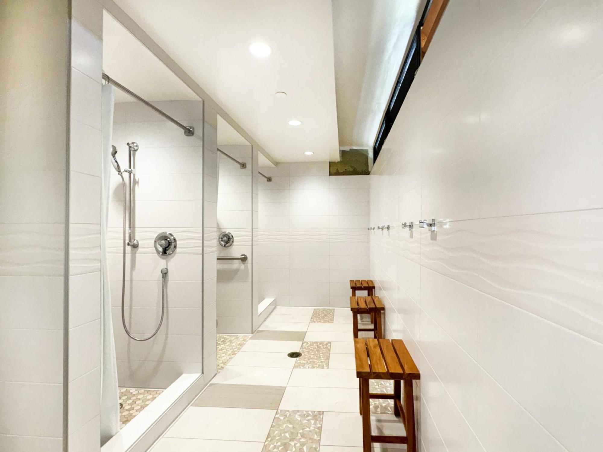Waikiki Banyan 1Br With Great Ocean Views, Steps To Beach & Parking! โฮโนลูลู ภายนอก รูปภาพ